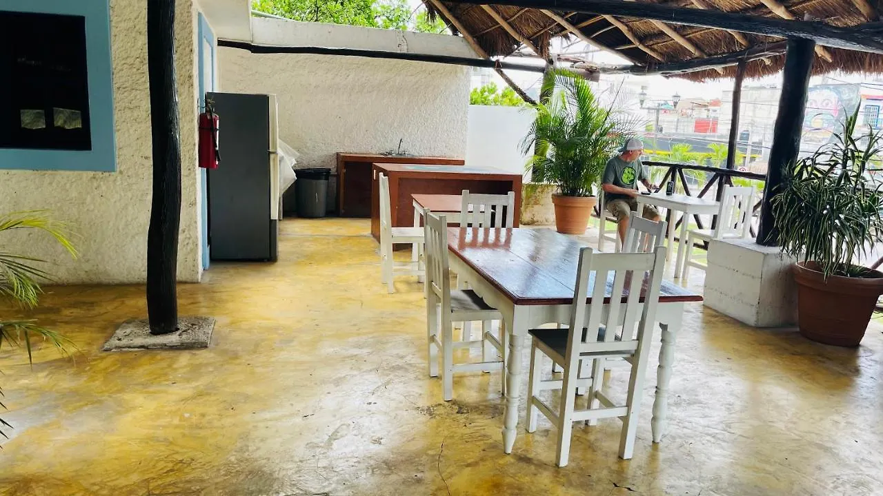 Luna Maya Tulum 3*,