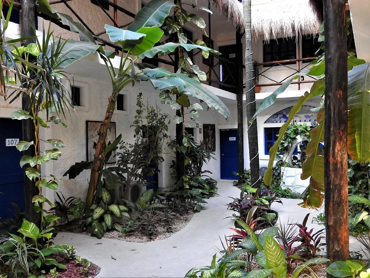 Luna Maya Tulum